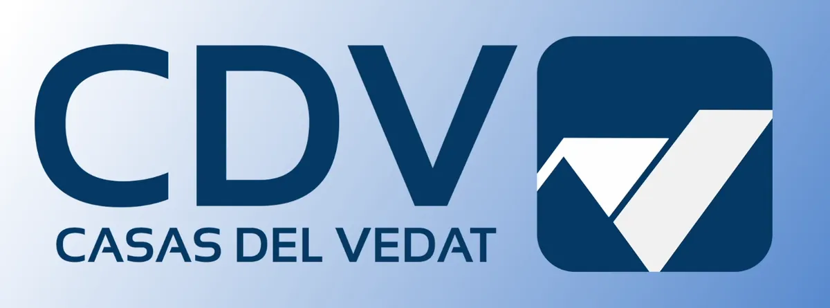 Logotipo de CDV Casas del Vedat: siglas en azul corporativo junto al símbolo de check con forma de tejado